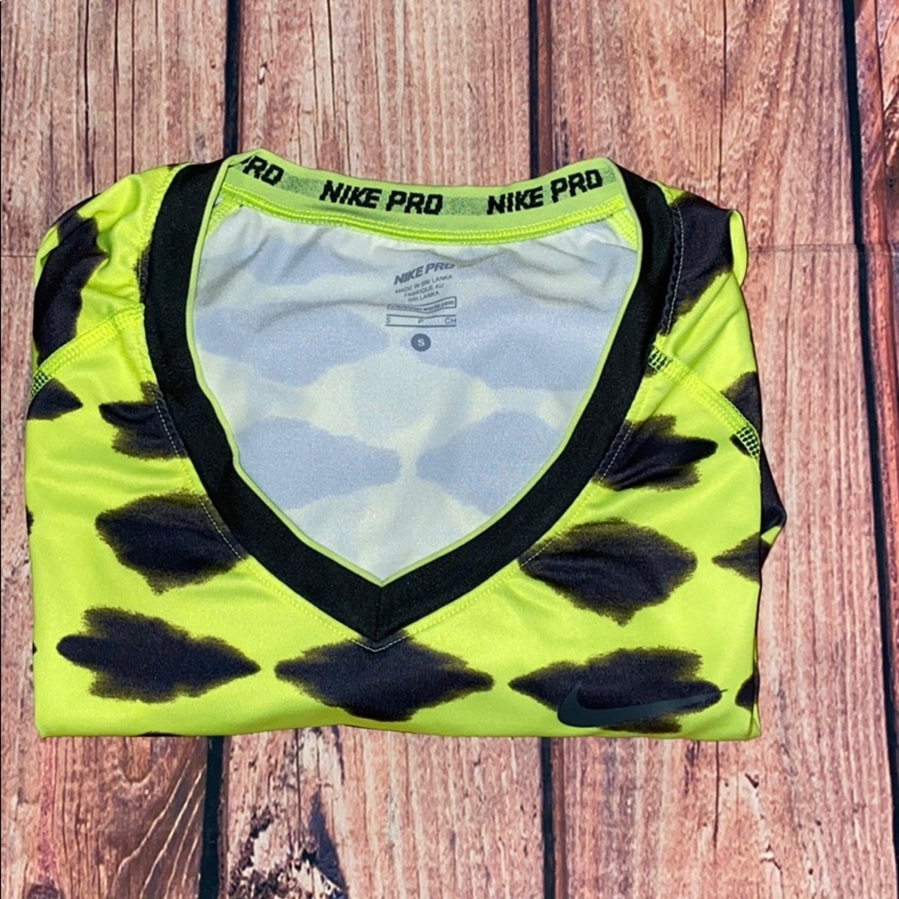 Nike Pro Vneck Dri-Fit tee